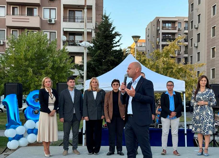  Костадин Димитров пред поданици на 